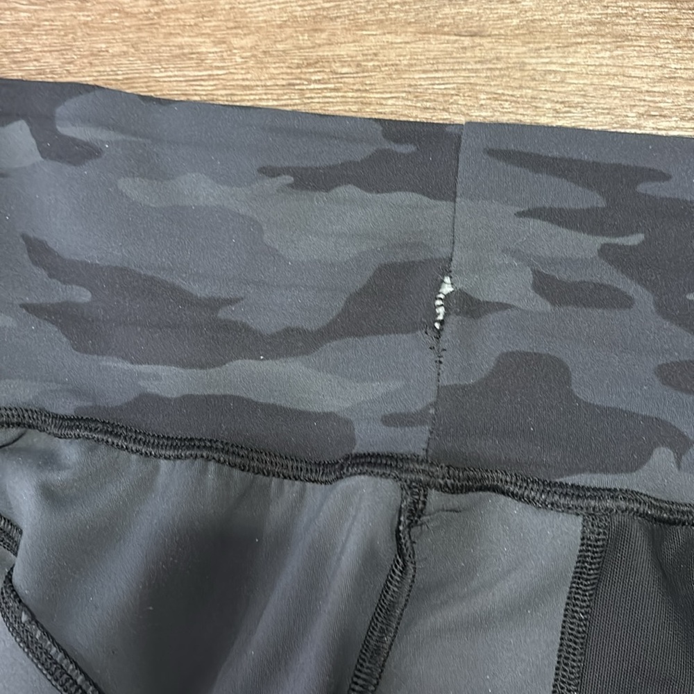 Athleta Salutation Camo Jogger.size M. - Picture 8 of 8